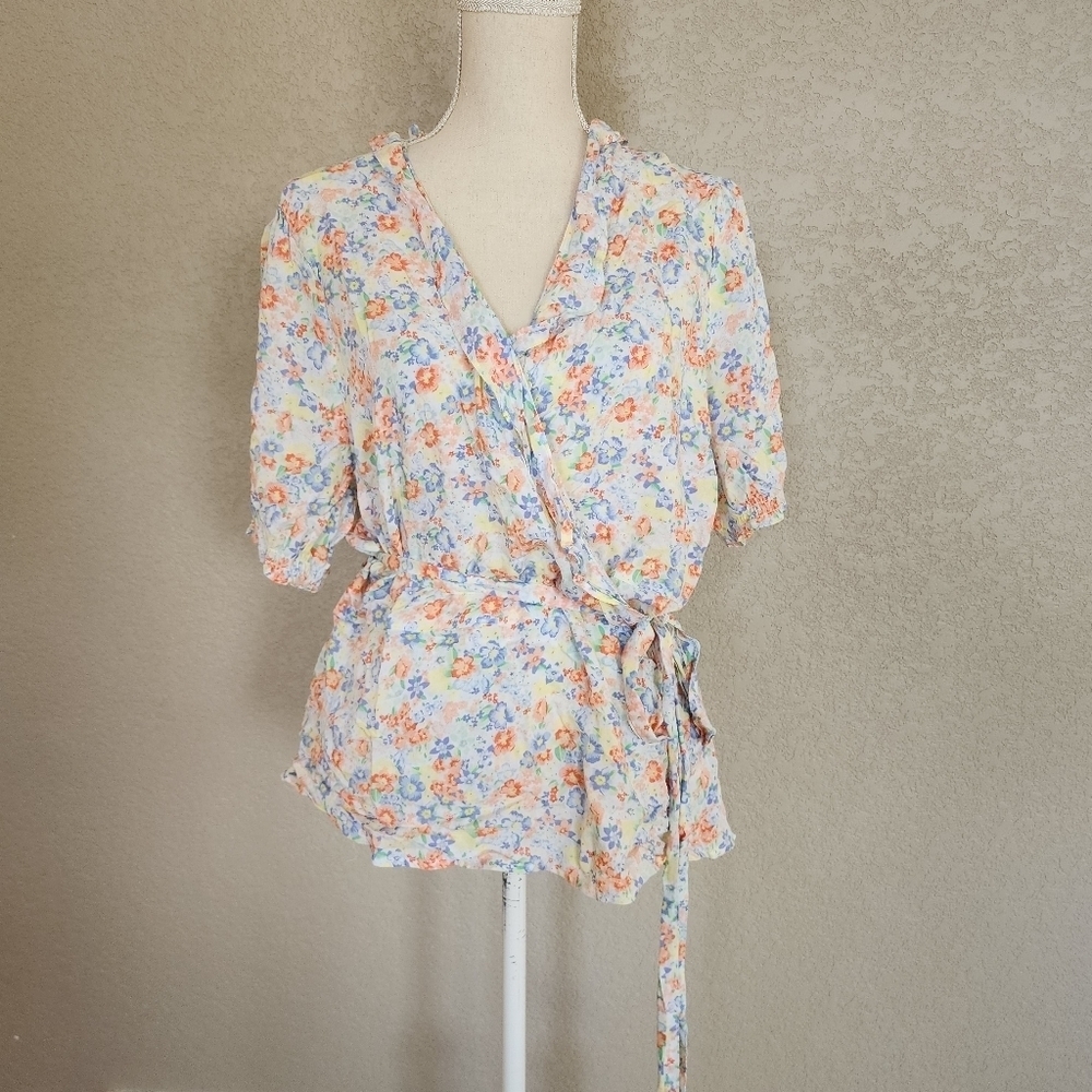 Old Navy wrap floral blouse size 2X plus